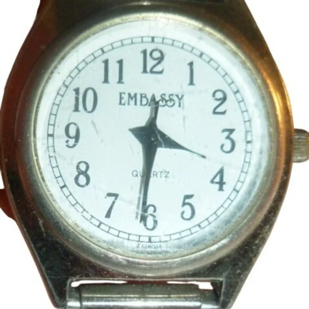 Embassy EMR014 Silver Tone Quartz Watch White Dial Expansion Stretch New Battery